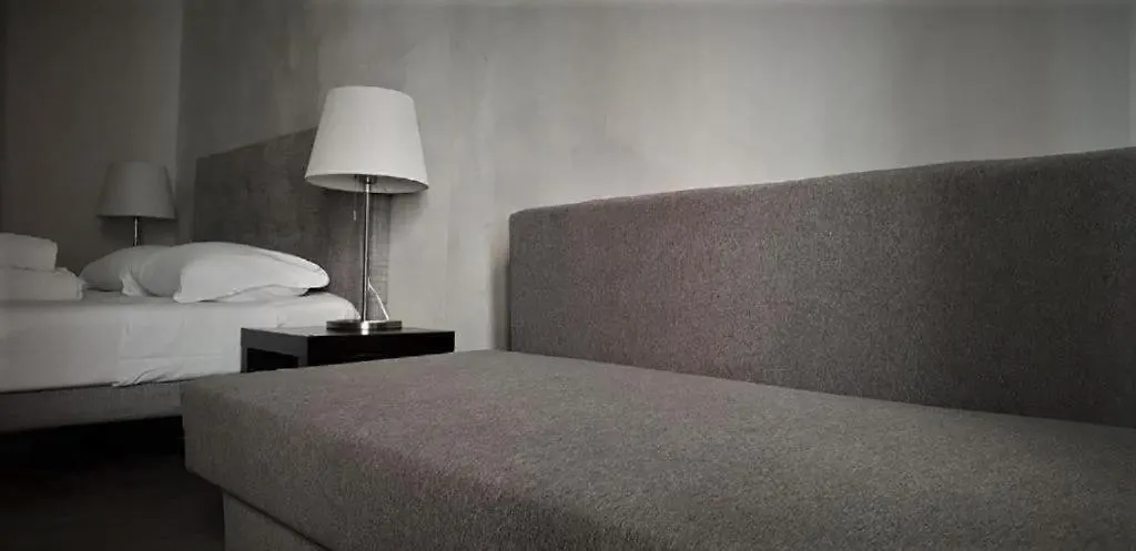 Casa Milano - Apartments And Rooms - Duomo'S Whisper, Balcony 0*, Milan Italy